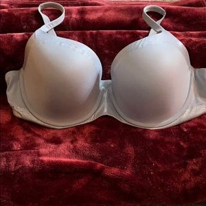 Victoria’s Secret Body by Victoria Bra 38D